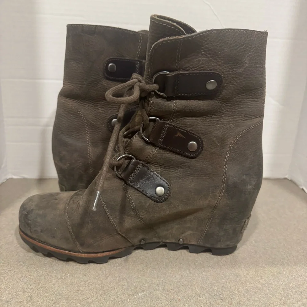 Sorel Women’s Joan Of Arctic Leather Waterproof Wedge Lace Up Booties Size 8